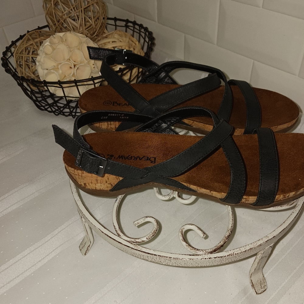 Bear Paws Women's Black Leather Strappy Sandal Size 8